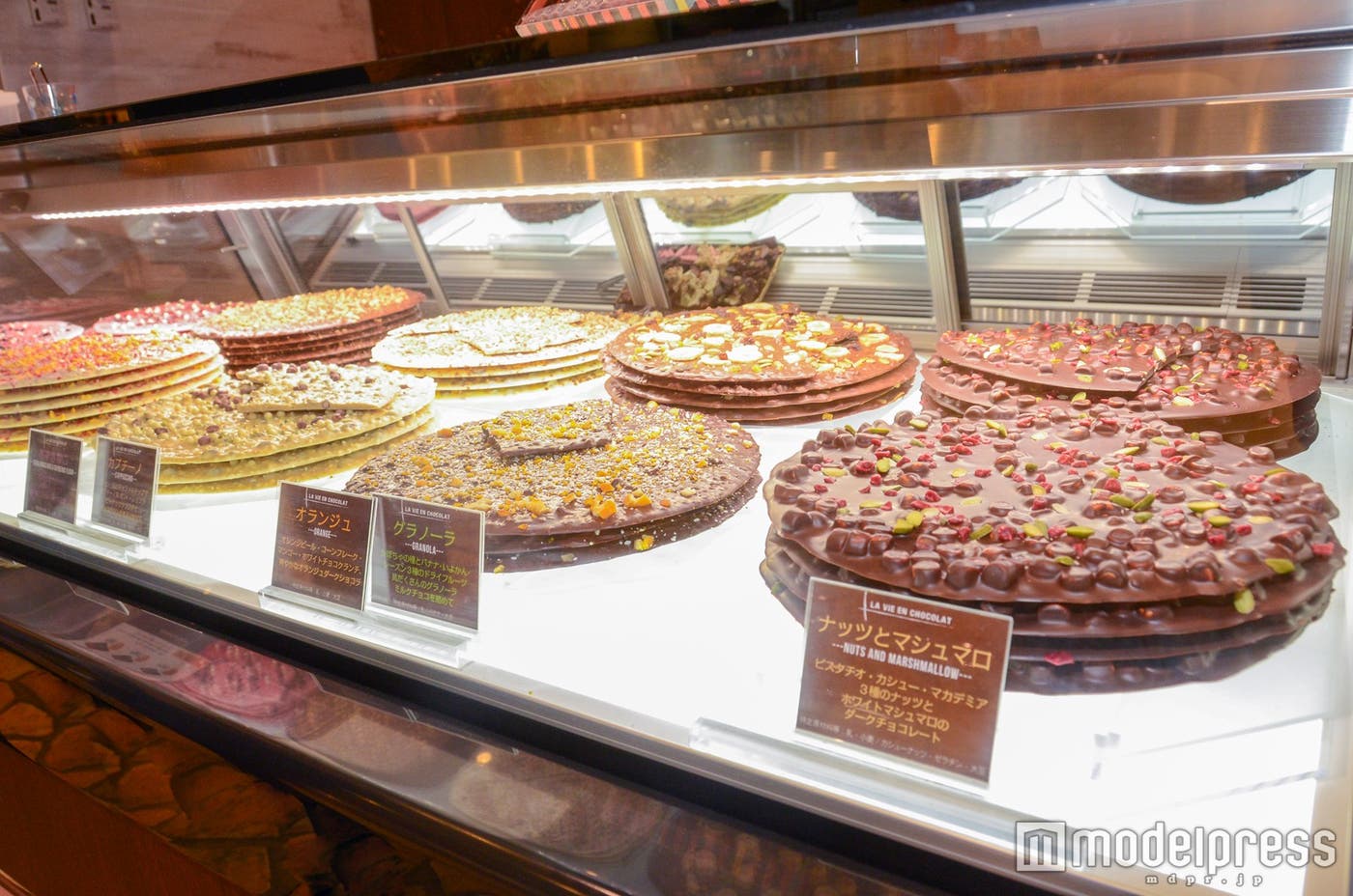 高級感漂うショーウィンドウ(C)モデルプレス