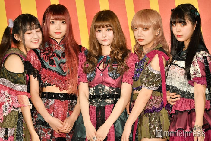 ZOC(2019年撮影)/左から:西井万理那、藍染カレン、戦慄かなの、香椎かてぃ、兎凪さやか (C)モデルプレス