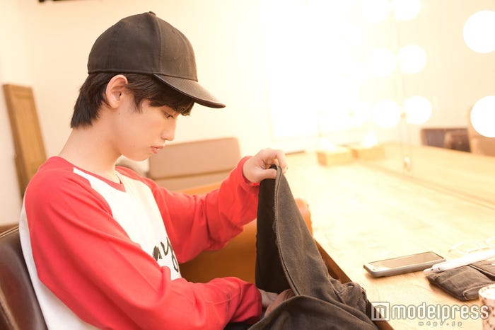 「いつも持ち歩いてるお気に入りアイテムがいっぱいあるんです」(C)モデルプレス