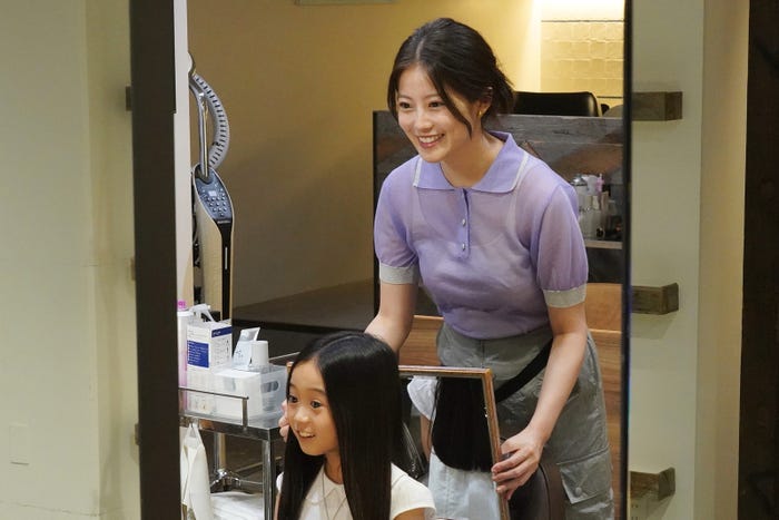 泉谷星奈、今田美桜(C)フジテレビ