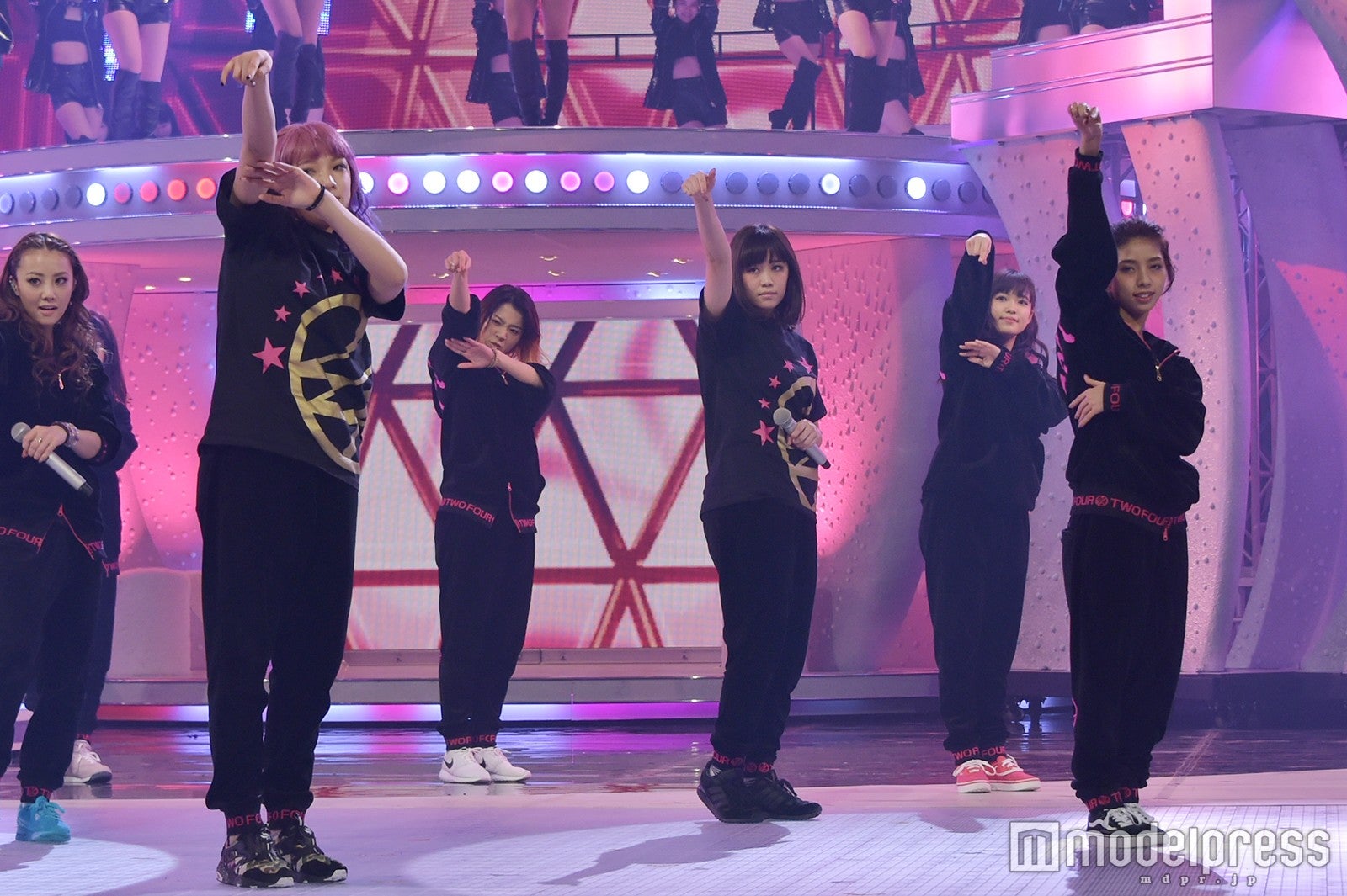 E-girls （C）モデルプレス