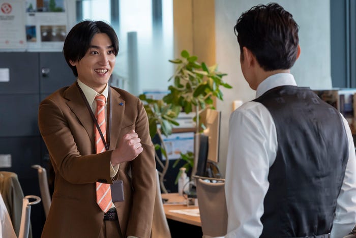 金子大地、原田泰造/「魔法のリノベ」第1話より(C)カンテレ