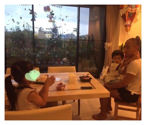 久々家族団らんを報告/市川海老蔵オフィシャルブログ(Ameba)より