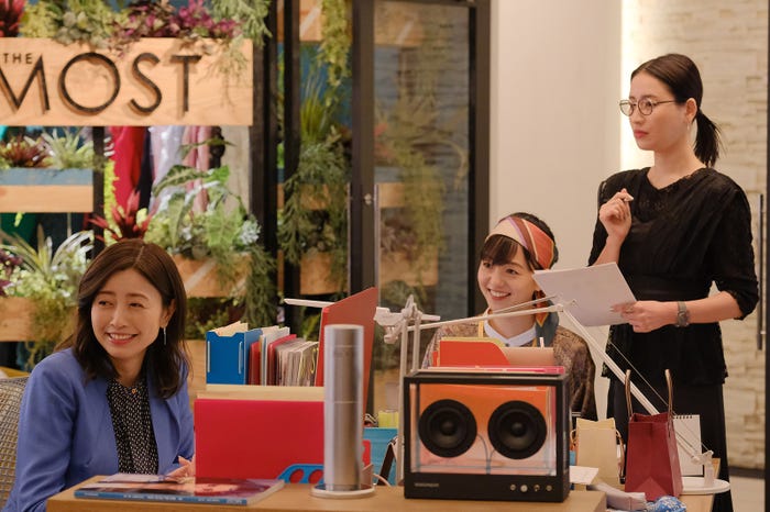 片瀬那奈、山田桃子、寒川綾奈 「彼女はキレイだった」第4話より(C)カンテレ・フジテレビ