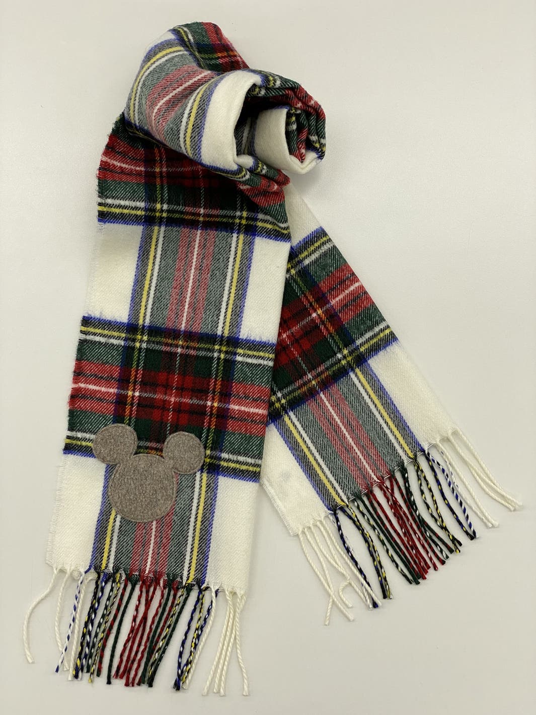 シャギー大判ストール/白/¥3,990(税込)(C)Disney