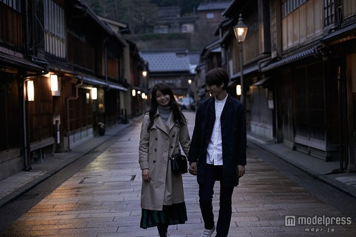 (左より)森カンナ、坂口健太郎