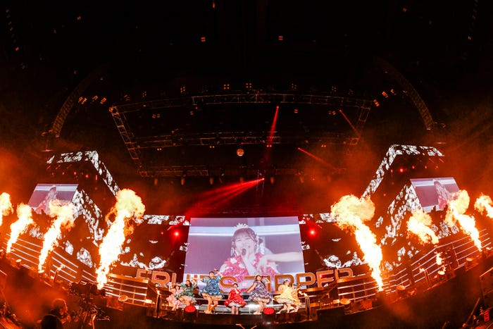 「FRUITS ZIPPER 3rd ANNIVERSARY 超めでたいライブ -さん-」より/PHOTO:ヨシモリユウナ、森好弘、高田梓