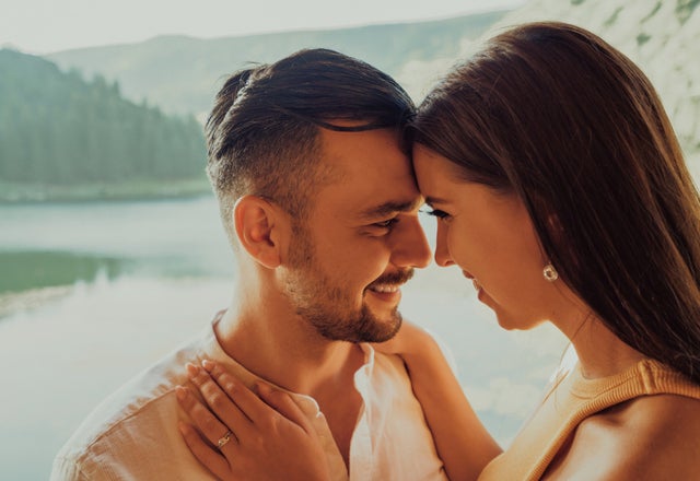 していいよのサイン 女性が キスをされたい時にする仕草 4つ モデルプレス していいよのサイン 女性が キスをされたい時にする仕草 4つ モデルプレス