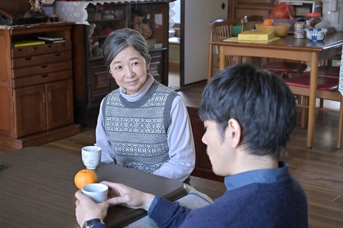 宮崎美子、松山ケンイチ「クジャクのダンス、誰が見た?」第8話(C)TBS