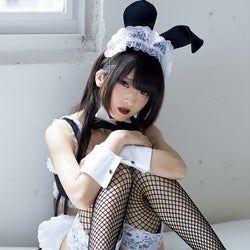 火将ロシエル、“メイドバニー”でSEXY美脚披露