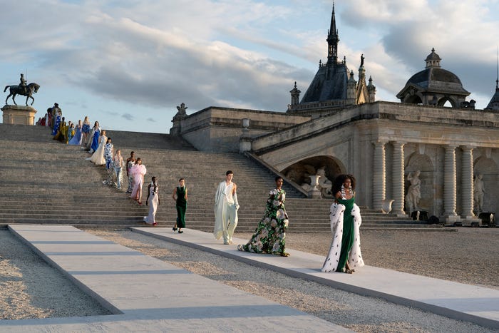 「メゾン ヴァレンティノ(MAISON VALENTINO)」の2023-24年秋冬オートクチュールコレクション(提供写真)