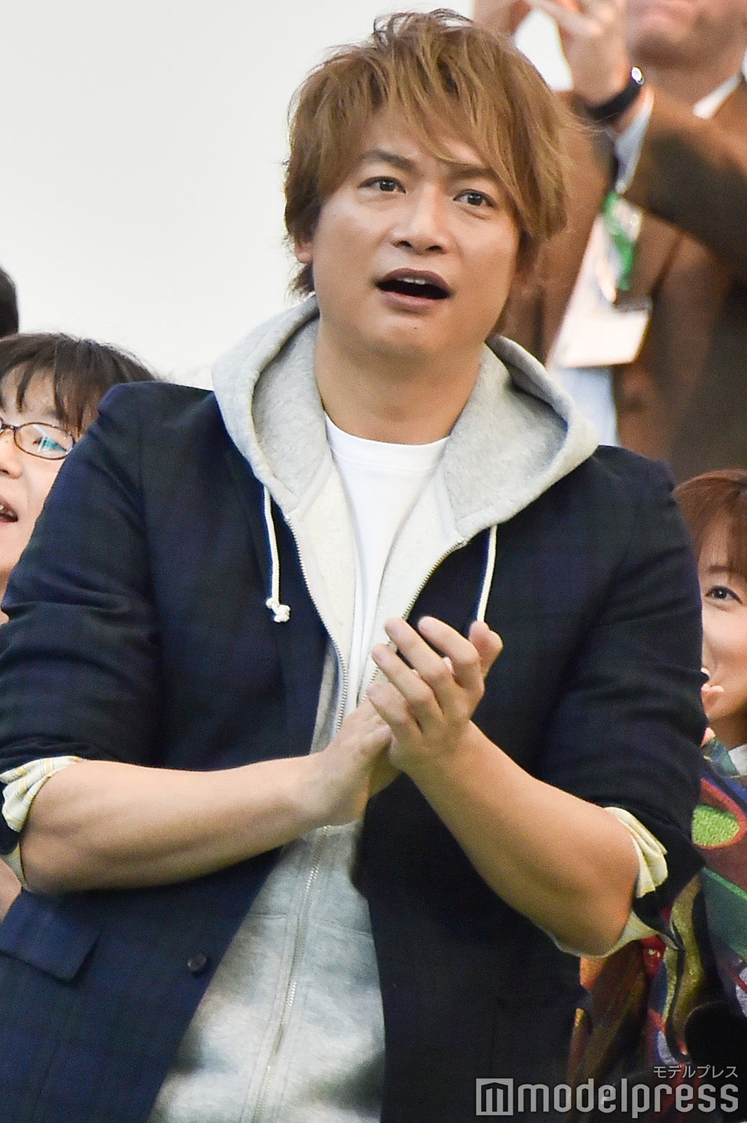 驚く香取慎吾 （C）モデルプレス