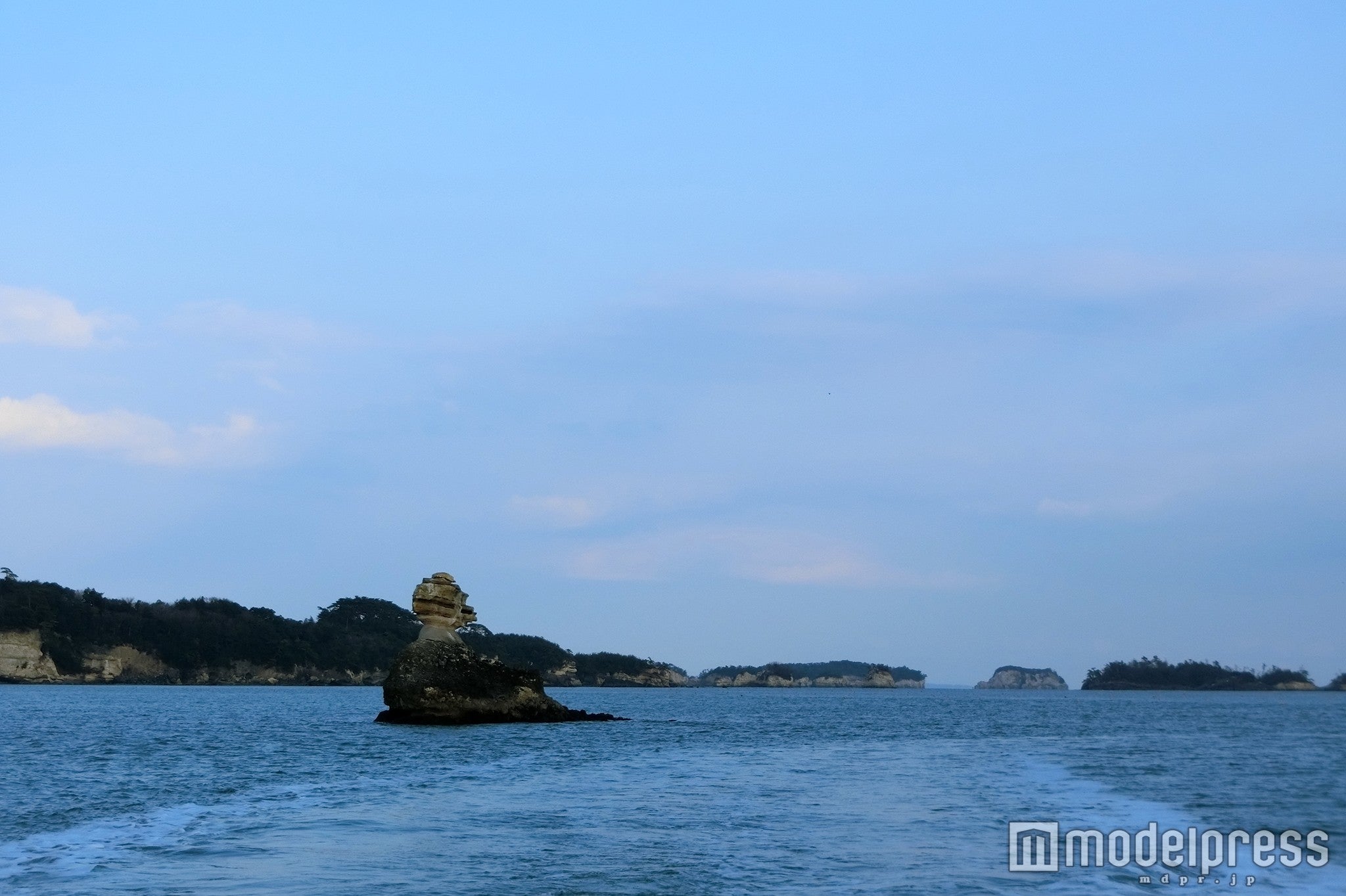 （写真手前）松島のひとつ、仁王島（C）モデルプレス