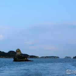 （写真手前）松島のひとつ、仁王島（C）モデルプレス