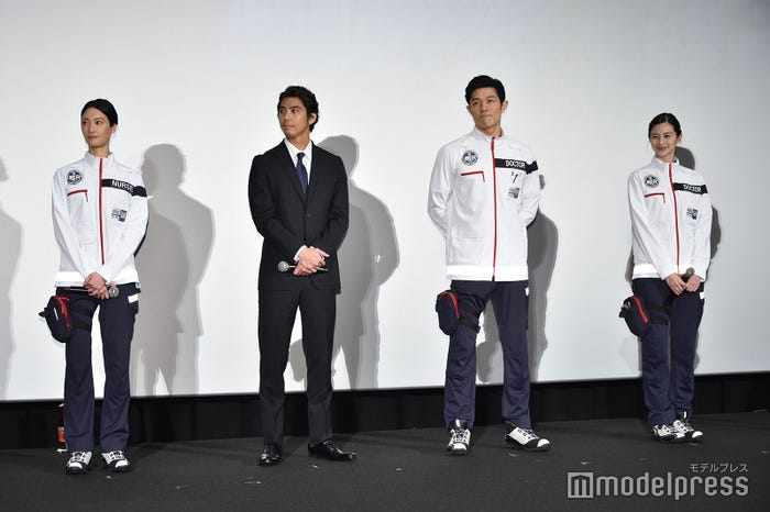 菜々緒、賀来賢人、鈴木亮平、中条あやみ(C)モデルプレス