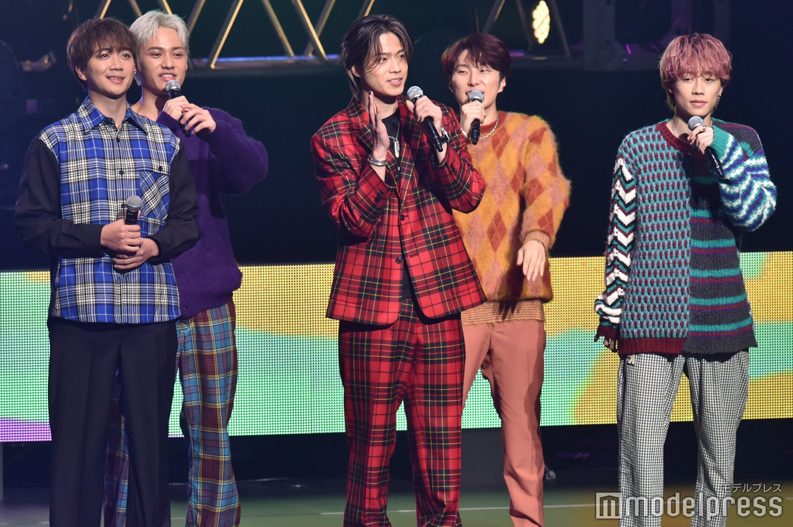 コムドット、年内400万人突破に向けライブ配信決定「歴史的瞬間をその目で見る準備よろしく」