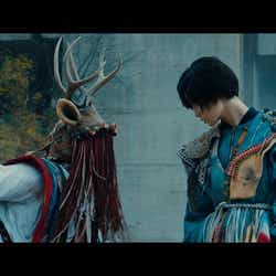 モデルプレス - 平手友梨奈「ダンスの理由」MV公開 “主人公が踊る、踊り続ける意味”迫力のダンスシーンに注目
