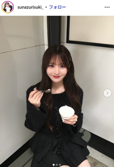 仮面高校生の妹で話題・すなずりかりん、黒オフショル×ミニスカ姿に絶賛の嵐「スタイル抜群」「レベチな可愛さ」