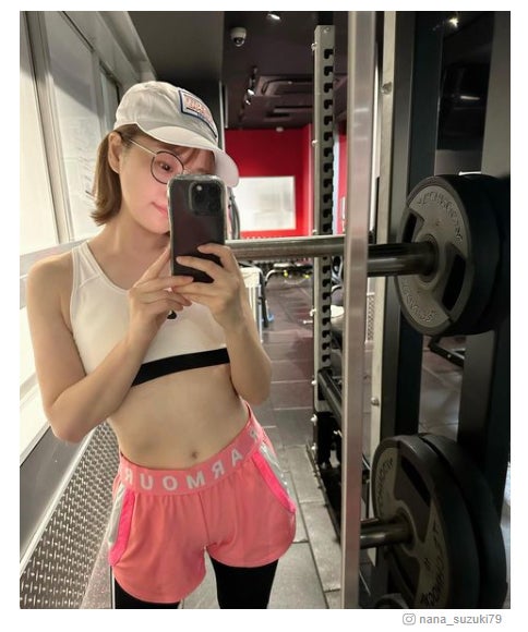 鈴木奈々Instagramより