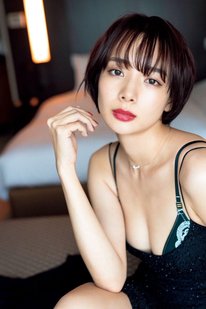 岡田紗佳（C）2019彩文館出版／鈴木ゴータ