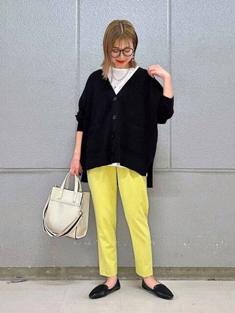 グローバルワーク　優秀パンツ　低身長　スタイルアップコーデ　ウツクシルエットテーパードパンツ　差し色