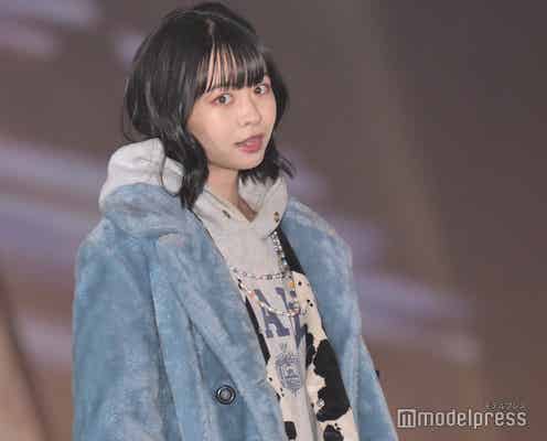 莉子、舌出しでキュートランウェイ披露 美脚&多彩な表情際立つ<GirlsAward 2022 A/W>