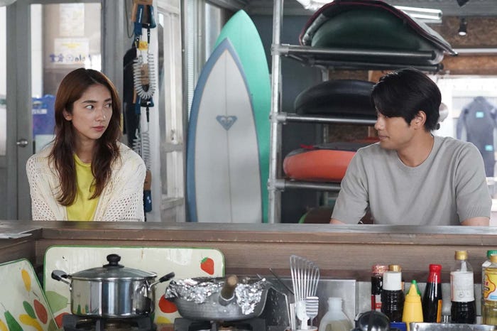 仁村紗和、森崎ウィン「真夏のシンデレラ」第9話より(C)フジテレビ