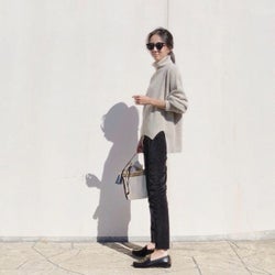 30代女性必見! 着やせ効果実感のブラックデニムパンツスタイル4選