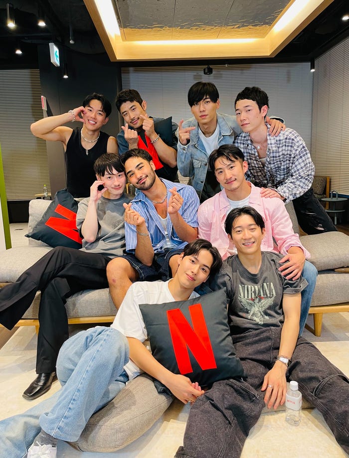 (後列左から)カズト、ユーサク、イクオ、リョウタ(中列左から)ゲンセイ、アラン、テホン(前列左から)シュン、ダイ(提供写真)