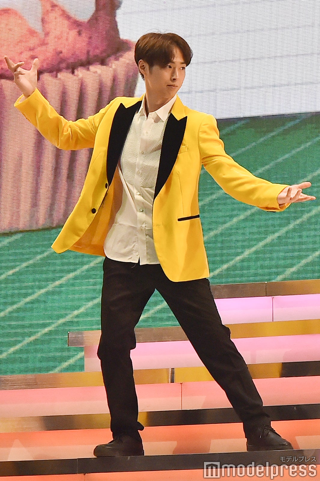 純烈＆DA PUMPステージ（C）モデルプレス