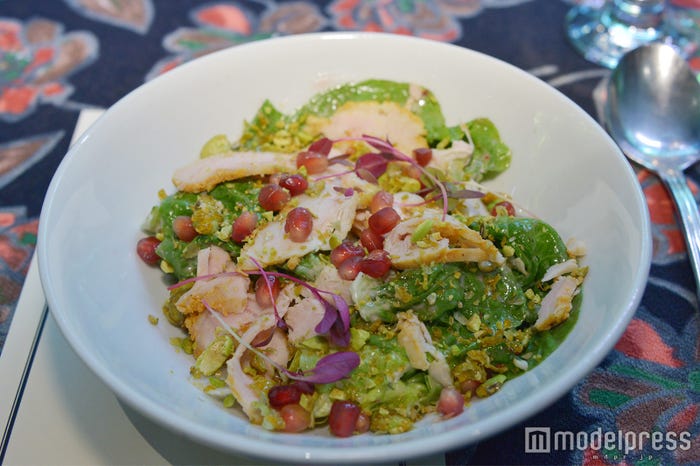 ターキーサラダ (C)モデルプレス