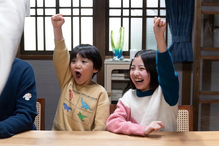 千葉惣二朗、増田梨沙「日本一の最低男 ※私の家族はニセモノだった」第8話(C)フジテレビ