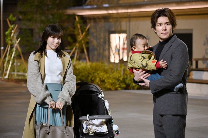 仲里依紗、柿澤勇人(C)「不適切にもほどがある!」最終話より