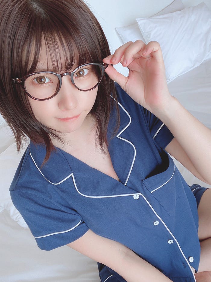 えなこ写真集『OFF COSTUME』オフショット(提供写真)