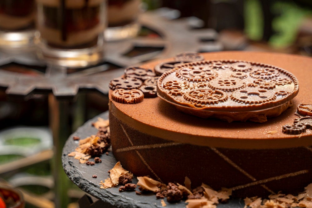 「歯車カフェショコラケーキ」イメージ／画像提供：ANAクラウンプラザホテル福岡