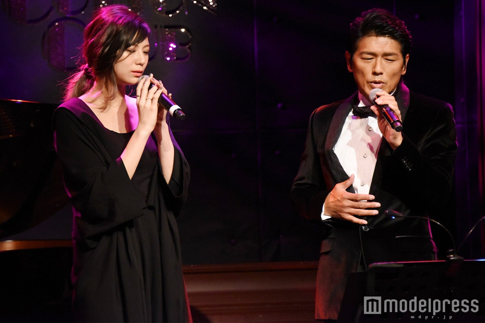 西内まりや、高橋克典 （C）モデルプレス