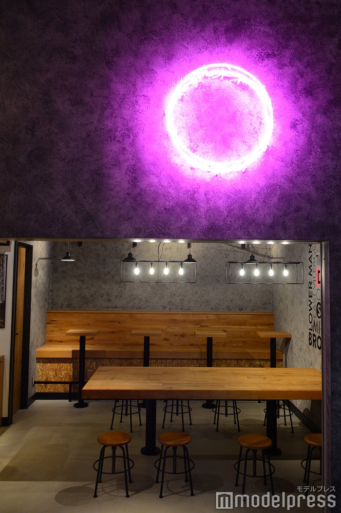 横浜駅東口POST STREET（C）ビューティーガール