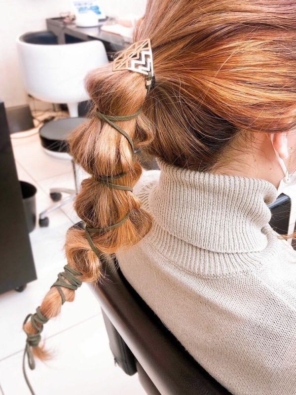 インナーカラーを活かしたヘアアレンジ集 色を綺麗に魅せる髪型をご紹介 モデルプレス インナーカラーを活かしたヘアアレンジ集 色を綺麗に魅せる髪型をご紹介 モデルプレス