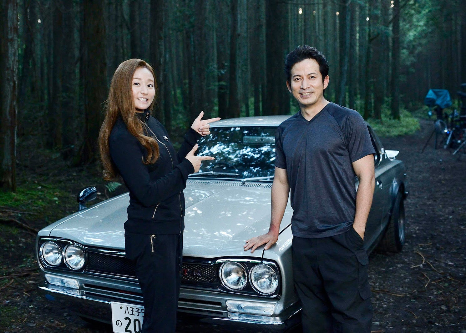 V6岡田准一＆木村文乃“最強コンビ”のオフショット 平手友梨奈らのクランクアップ写真初公開＜ザ・ファブル 殺さない殺し屋＞