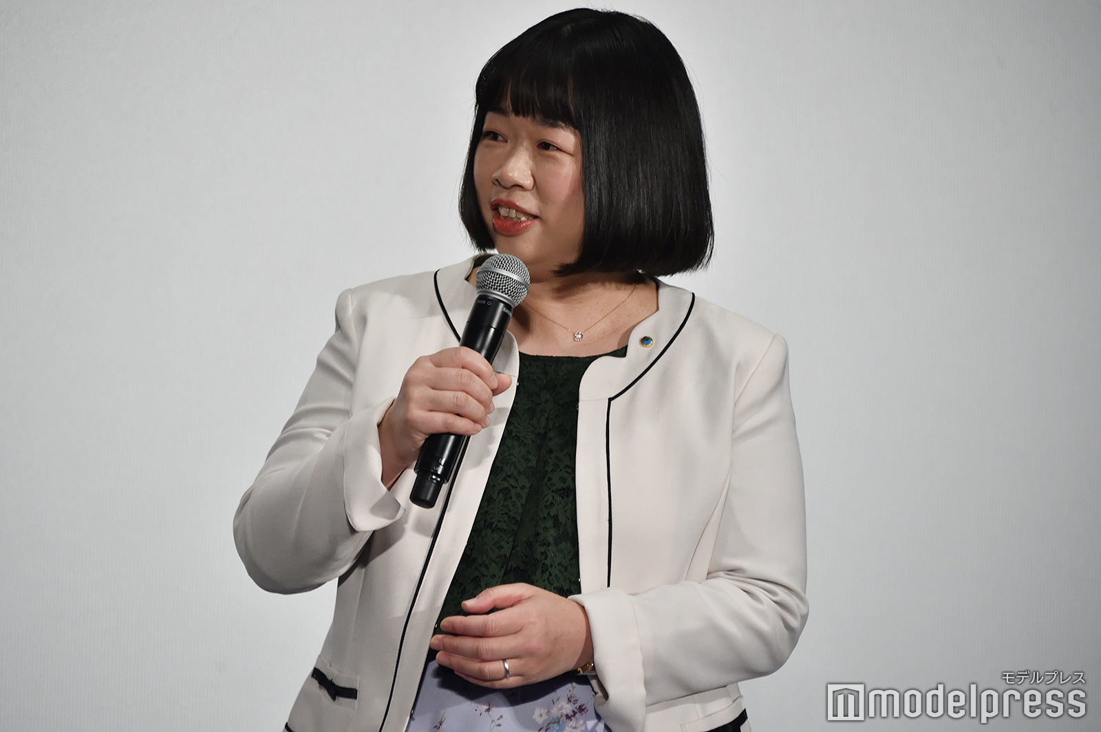 香港が大好きでプライベートで行った香港で劇場版キャストとも再会した伊藤修子（C）モデルプレス