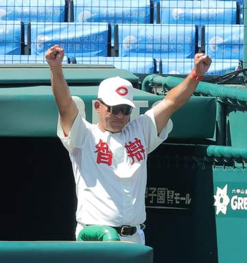 智弁和歌山・中谷監督「サポートメンバーのファインプレー」 七回1死三塁のピンチでピッチアウト 三塁走者挟殺で相手のエンドランを阻止