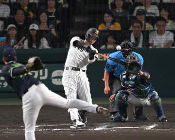阪神 佐藤輝が先制の18号2ラン バックスクリーン右へ2試合連続の一発 大山も続いて2者連続 工藤にプロ初勝利の権利