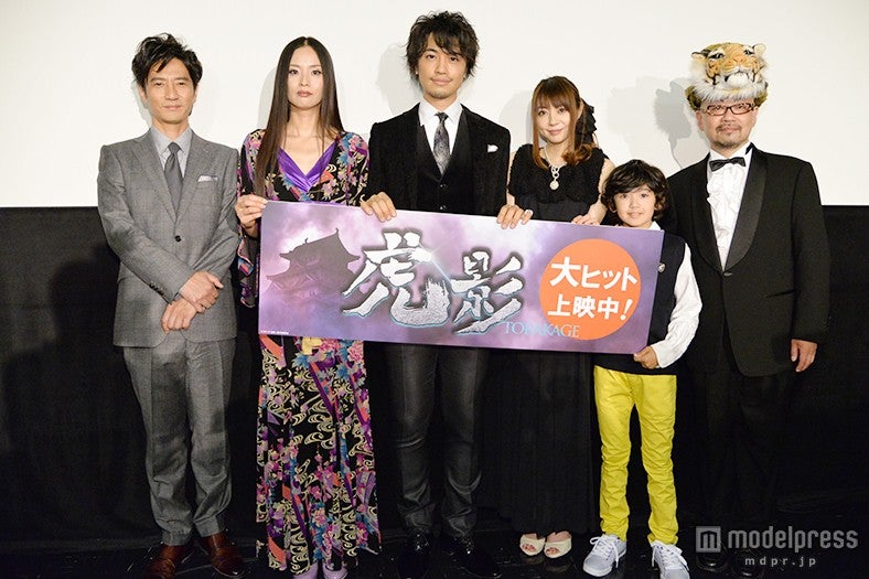 映画「虎影」初日舞台あいさつの様子／左から：津田寛治、しいなえいひ、斎藤工、芳賀優里亜、石川樹、西村喜廣監督