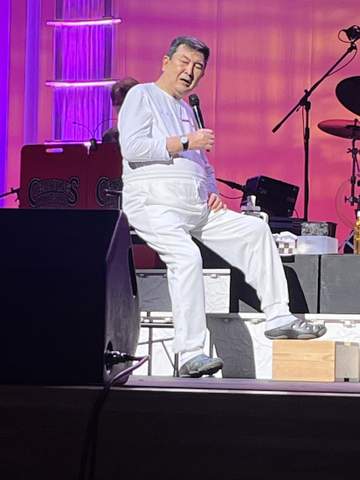 88歳のスーパースターが1000人を2時間魅了 小林旭「俺は棺おけに入ってフタされるまで終わらない。意識がなくなるまではがむしゃらにやるだけ」