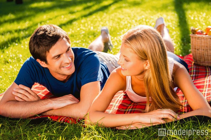 「よく見てるなー!」男性に“俺のこと分かってる”と思わせる褒めテク(photo-by-gstockstudio/Fotolia)