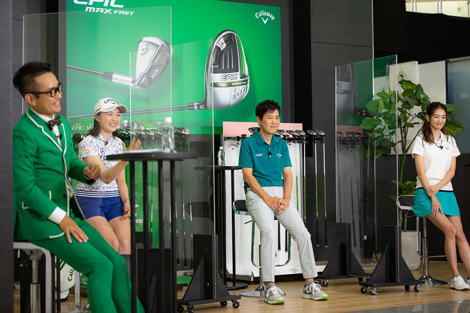 （左奥から）三浦桃香、関根勤、葛岡碧 （提供写真）