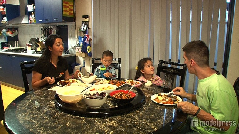 『世界の日本人妻は見た』パース／画像提供：毎日放送