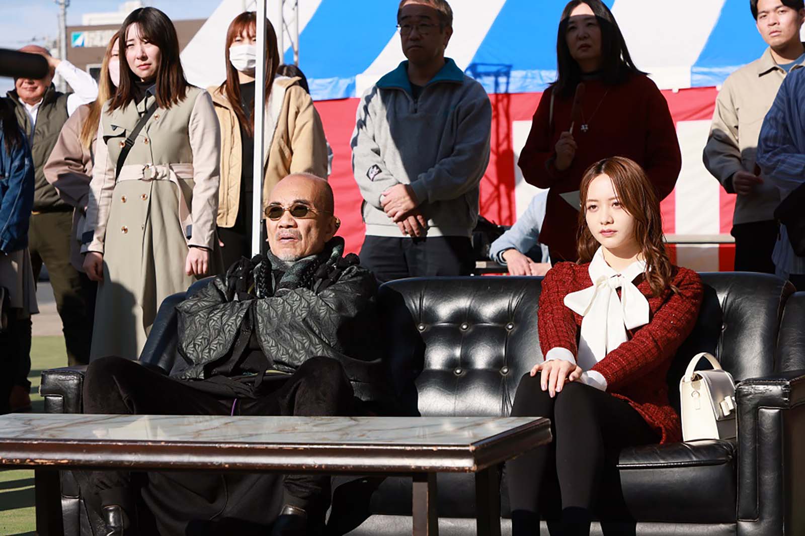 （C）2025「裏社員。-スパイやらせてもろてます‐」製作委員会