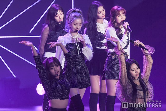 TWICE(C)モデルプレス