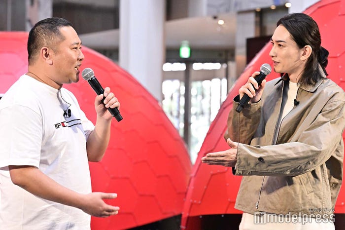 とにかく明るい安村、町田啓太(C)モデルプレス